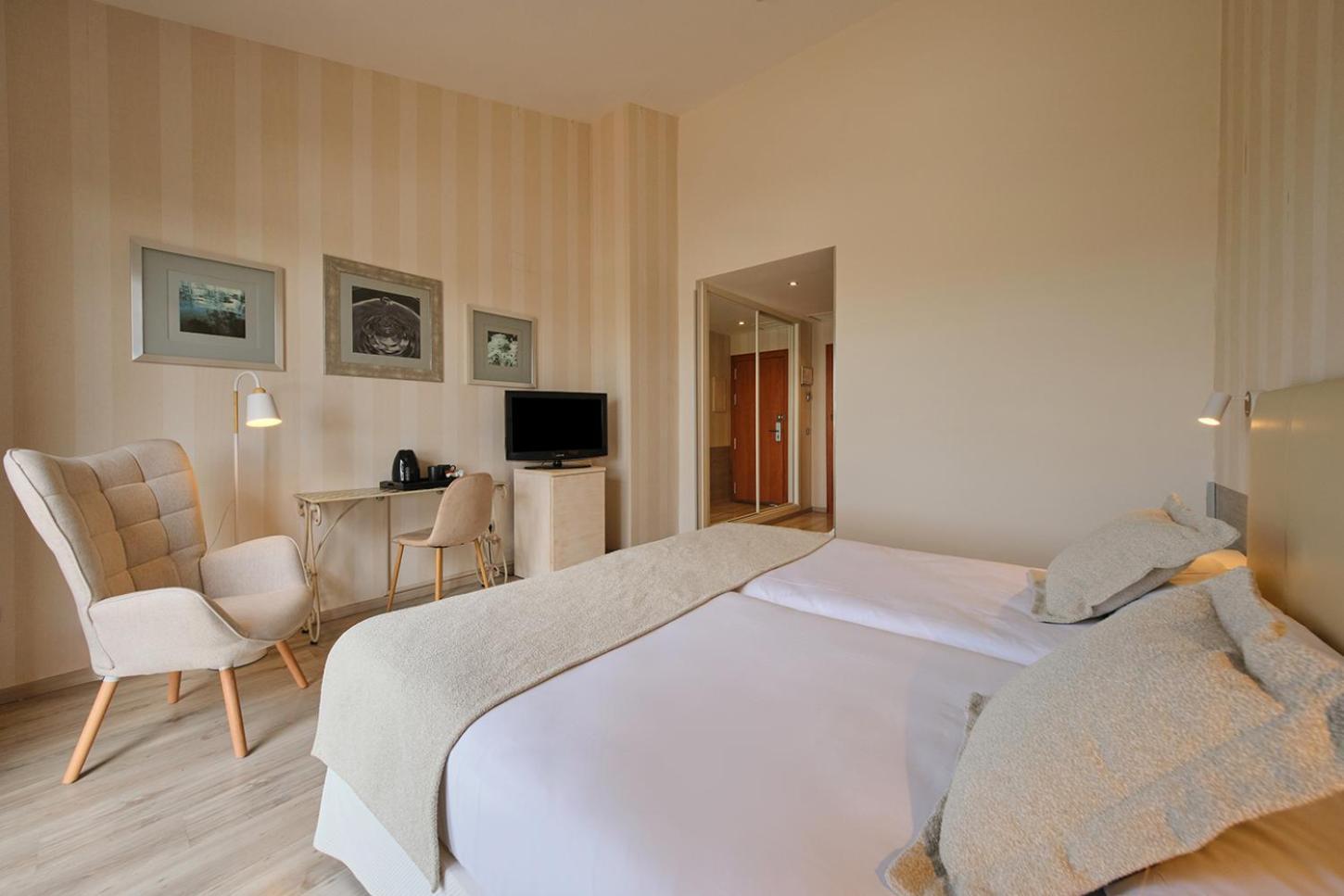 Hotel Spa Villa Nazules Chueca Εξωτερικό φωτογραφία